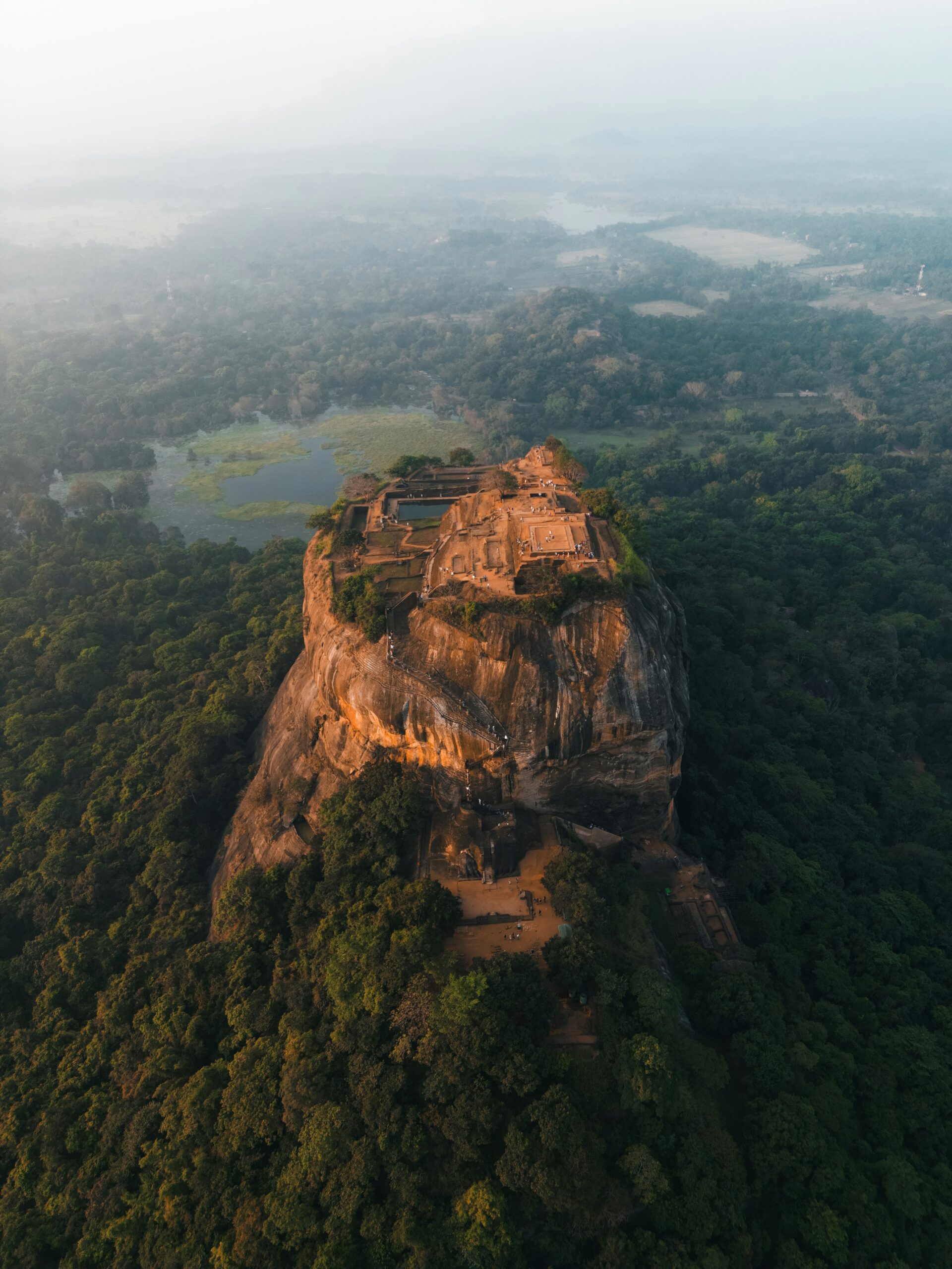 https://vallestour.com/wp-content/uploads/2026/06/sander-traa-bfdshIHD5Y4-unsplash-4-scaled.jpg